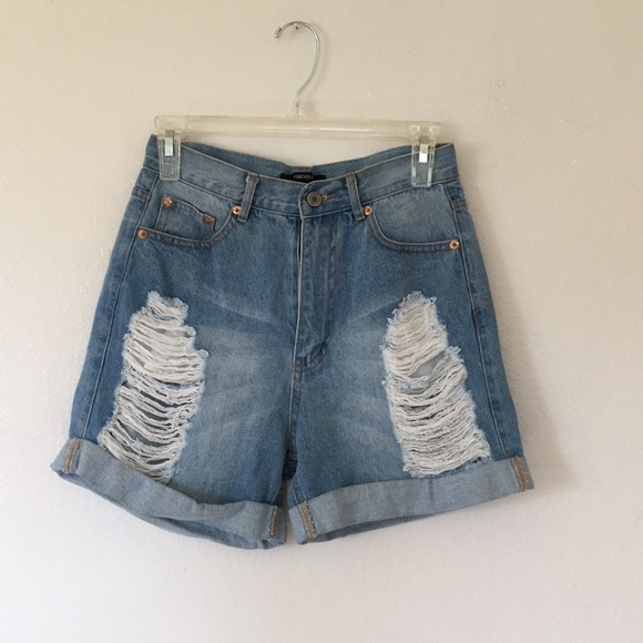 Distressed denim shorts - Picture 2 of 8